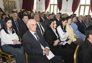 “ Dövlətçilik ənənələrinin möhkəmlənməsində Heydər Əliyevin rolu” - FOTOLAR