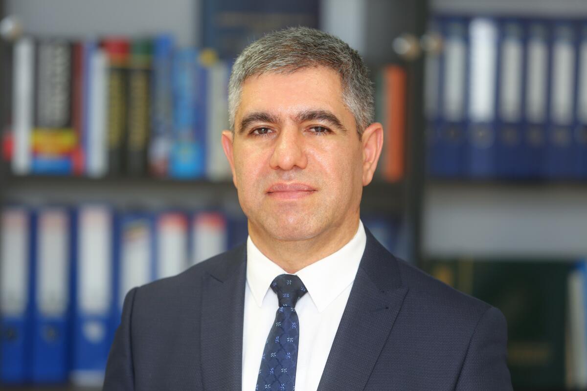 Ölkənin valyuta ehtiyatları 88 milyard dolları ötür - Vüqar Bayramov