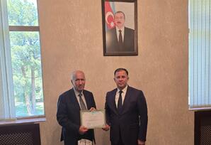 YAP Samux rayon təşkilatında yubiley yaşı tamam olmuş partiya veteranı ilə görüş keçirilib