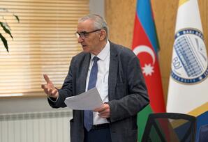 “Heydər Əliyev mühazirələri” layihəsinin növbəti qonağı Tahir Rzayev olub - FOTO