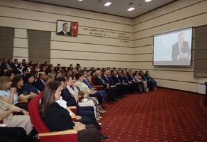 Yasamal rayonunda 17 İyun-Tibb İşçilərinin Peşə Bayramı Gününə həsr olunmuş tədbir keçirilib - FOTO