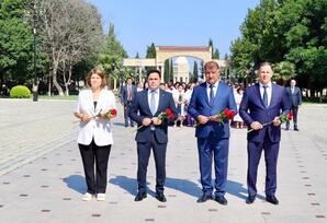 Samux rayonunda “17 İyun - Səhiyyə İşçilərinin Peşə Bayramı Günü” münasibətilə tədbir keçirilib - FOTO