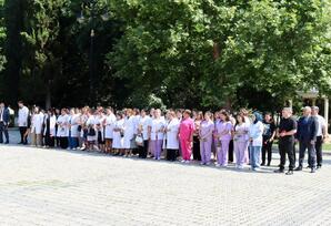 Samux rayonunda “17 İyun - Səhiyyə İşçilərinin Peşə Bayramı Günü” münasibətilə tədbir keçirilib - FOTO