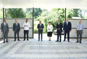 Səyyar qəbul keçirilib, şəhidlərin məzarı ziyarət edilib
