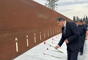YAP Kəlbəcər rayon təşkilatı Gəncə Memorial Kompleksini ziyarət edib