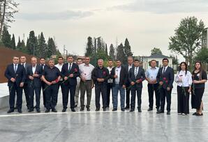 YAP Kəlbəcər rayon təşkilatı Gəncə Memorial Kompleksini ziyarət edib