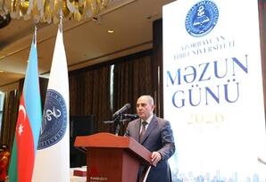 Azərbaycan Tibb Universitetində "Məzun Günü" təntənə ilə qeyd olunub - FOTOLAR 