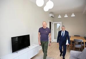 İlham Əliyev Şuşanın Qarabağ küçəsində dövlət-özəl tərəfdaşlığı çərçivəsində həyata keçirilmiş işlərlə tanış olub