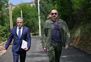 İlham Əliyev Şuşanın Kiçik Qaladərəsi kəndində görülən işlərlə tanış olub və kəndə qayıdan sakinlərlə görüşüb - FOTOLAR 