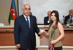 “Ulu Öndər Heydər Əliyev yolu: müstəqilliyin, Zəfərin və Böyük Qayıdışın təməli” - FOTOLAR