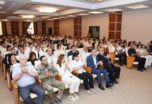 “Ulu Öndər Heydər Əliyev yolu: müstəqilliyin, Zəfərin və Böyük Qayıdışın təməli” - FOTOLAR