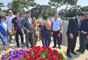 Şəhid mayor Ələkbərov Fərid Tahir oğlunun  məzarı ziyarət edilib