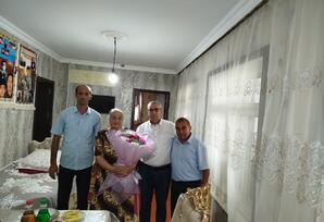 Oğuz rayonunda partiya veteranı Mədinə Şəfiyevanın 75  illik yubileyi qeyd olunub