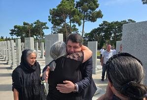 Xüsusi Təyinatlı Qüvvələrin kapitanı, şəhid Nurlan Mustafayevin mövludu münasibətilə  məzarı ziyarət olunub - FOTO