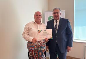 Xəzər rayonunda fəal fiziki tərbiyə müəllimləri mükafatlandırılıb - FOTOLAR