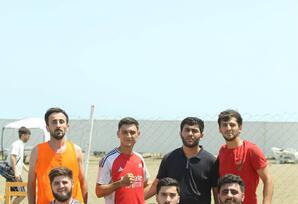 Dəniz sahilində çimərlik futbolu - FOTO