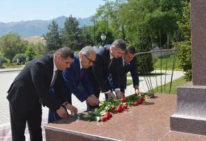 O yerdə ki, ağsaqqal var... - FOTO