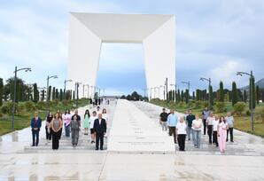 Zəfər yolu ilə - FOTO