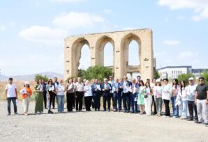 Zəfər yolu ilə - FOTO