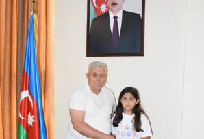 Qaradağ rayonunda şəhid və qazi övladlarına hədiyyələr təqdim olunub - FOTOLAR