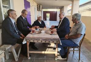 YAP Qaradağ rayon təşkilatının sədri partiya veteranı ilə görüşüb