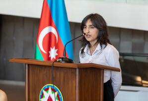 Şəmkirdə yüksək nəticə göstərərək tələbə adını qazanan məzunlarla görüş keçirilib - FOTOLAR