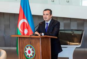 Şəmkirdə yüksək nəticə göstərərək tələbə adını qazanan məzunlarla görüş keçirilib - FOTOLAR