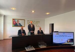 Qaradağ rayonunda 600-dən yüksək bal toplayan 48 abituriyentlə görüş keçirilib - FOTOLAR