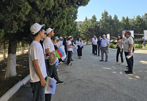 YAP Qaradağ rayonunun gənc fəalları və qazilər Hərb Tarixi Muzeyində və Zəfər Parkında olublar