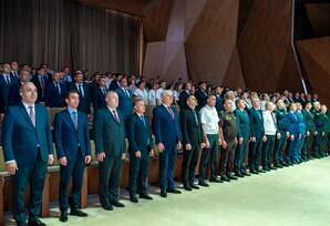 Şəmkirdə Dövlət Suverenliyi Gününə həsr olunmuş “Suverenliyə gedən Zəfər yolu” mövzusunda tədbir keçirildi - FOTOLAR