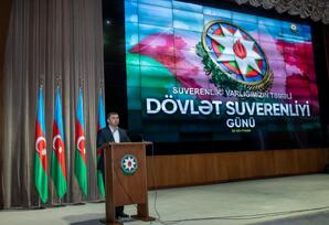 Şəmkirdə Dövlət Suverenliyi Gününə həsr olunmuş “Suverenliyə gedən Zəfər yolu” mövzusunda tədbir keçirildi - FOTOLAR