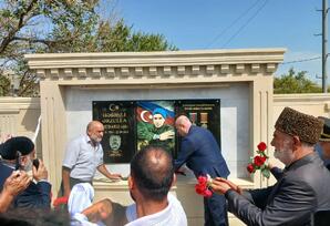 Qaradağ rayonunun Qobustan qəsəbəsində şəhid Ərzulla Həsənlinin xatirəsi anılıb - FOTOLAR