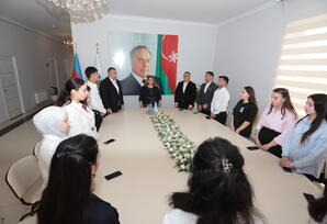 "Heydər Əliyevin zəngin dövlətçilik təcrübəsi, siyasi irsi öyrənilir" - FOTOLAR