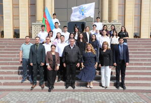 "Heydər Əliyevin zəngin dövlətçilik təcrübəsi, siyasi irsi öyrənilir" - FOTOLAR