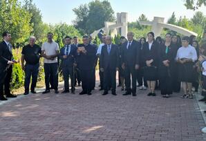 YAP Şərur rayon təşkilatı 27 Sentyabr – Anım Günü münasibətilə Şərur rayon şəhidlər xiyabanını ziyarət edib - FOTOLAR
