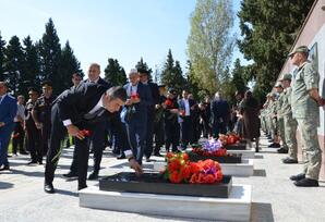 Kürdəmir rayonunda Vətən müharibəsi şəhidlərinin xatirəsinə həsr olunmuş Anım Günü tədbiri keçirilib - FOTOLAR