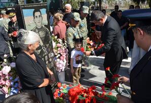Kürdəmir rayonunda Vətən müharibəsi şəhidlərinin xatirəsinə həsr olunmuş Anım Günü tədbiri keçirilib - FOTOLAR