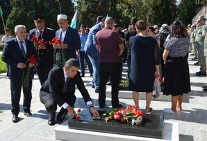 Kürdəmir rayonunda Vətən müharibəsi şəhidlərinin xatirəsinə həsr olunmuş Anım Günü tədbiri keçirilib - FOTOLAR