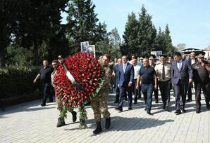 Şəmkirdə 27 sentyabr - Anım Günüündə şəhidlərimizin əziz xatirəsi anıldı - FOTOLAR