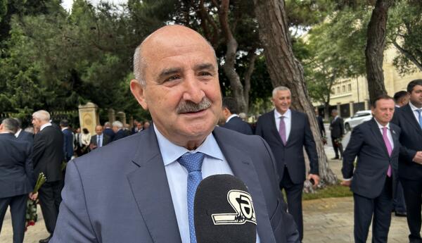 “44 günlük müharibə xalqın uzun illər gözlədiyi arzuların gerçəkləşməsinin başlanğıcı oldu” - Çingiz Qənizadə