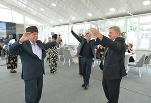 Ahıllar böyük həyat təcrübəsinə malikdirlər - FOTO