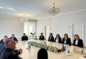 YAP Quba rayon təşkilatında 5 oktyabr – Beynəlxalq Müəllimlər Günü münasibətilə dəyirmi masa keçirilib