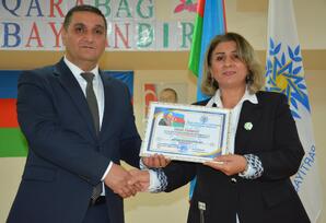 Şərəfli peşə sahibləri təltif olunub - FOTO