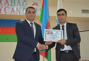 Şərəfli peşə sahibləri təltif olunub - FOTO