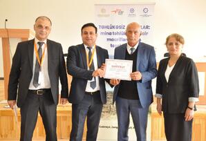 “Təhlükəsiz addımlar: mina təhlükəsinə dair maarifləndirmə təşəbbüsləri” layihəsi çərçivəsində tədbir Şükürbəyli kəndində keçirilib