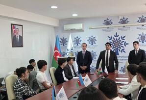 YAP Sabirabad rayon təşkilatının qərargahında partiya könüllüləri və gənclərlə görüş keçirilib - FOTO