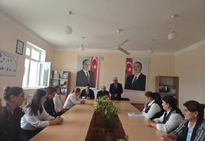 YAP-ın VIII Qurultayından irəli gələn çağırışlar partiya üzvləri ilə müzakirə edilib - FOTOLAR