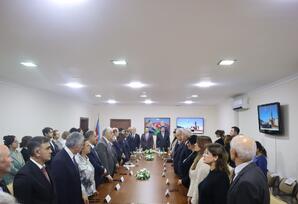 Əziz Əliyev adına Azərbaycan Dövlət Həkimləri Təkmilləşdirmə İnstitutunda müşavirə keçirilib - FOTOLAR