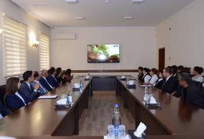 Kürdəmirdə  "18 Oktyabr - Müstəqilliyin Bərpası Günü” həsr olunmuş dəyirmi masa keçirilib