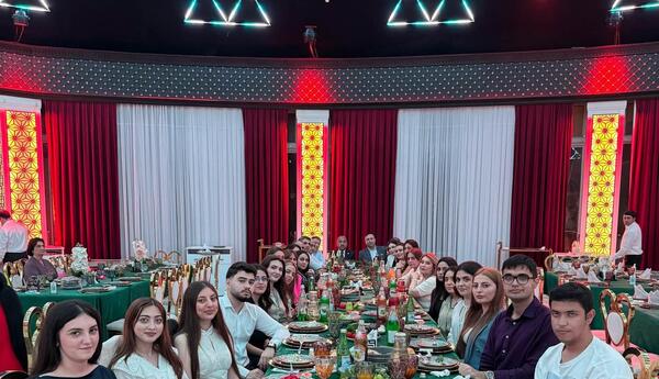 Nəsimi rayonunda fəal gənclərlə bayram ərəfəsində səmimi görüş keçirilib - FOTO